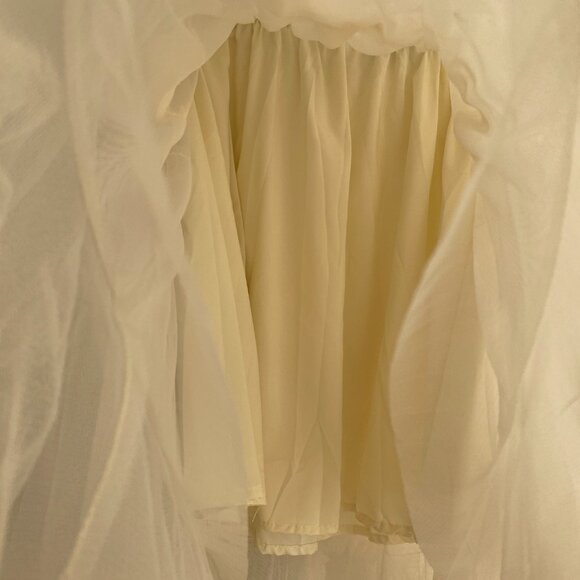 Off White Ruffle Tulle Skirt Size Small Elastic Waist Assymetrical - Picture 3 of 3